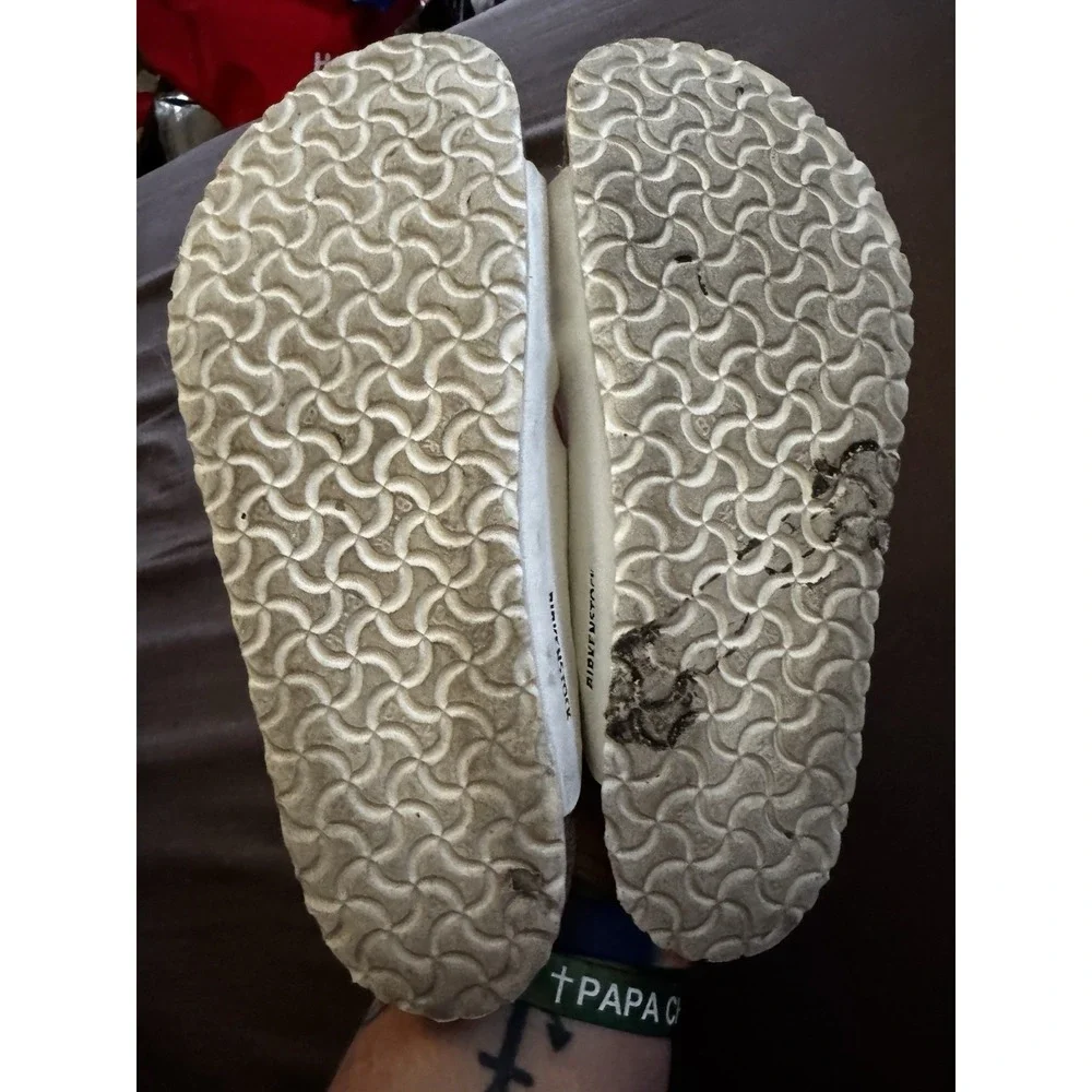 Girl's Birkenstock leather white 2 strap size 34 Good Condition SB20